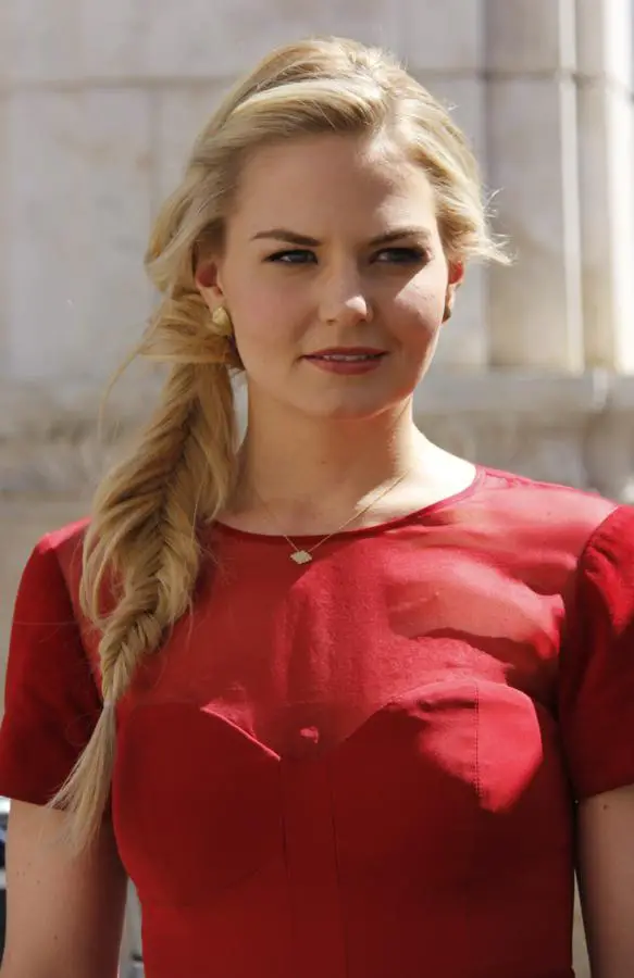 Jennifer Morrison Bra Size, Age, Weight, Height, Measurements