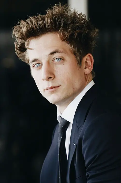 Jeremy Allen White Net Worth - Celebrity Sizes