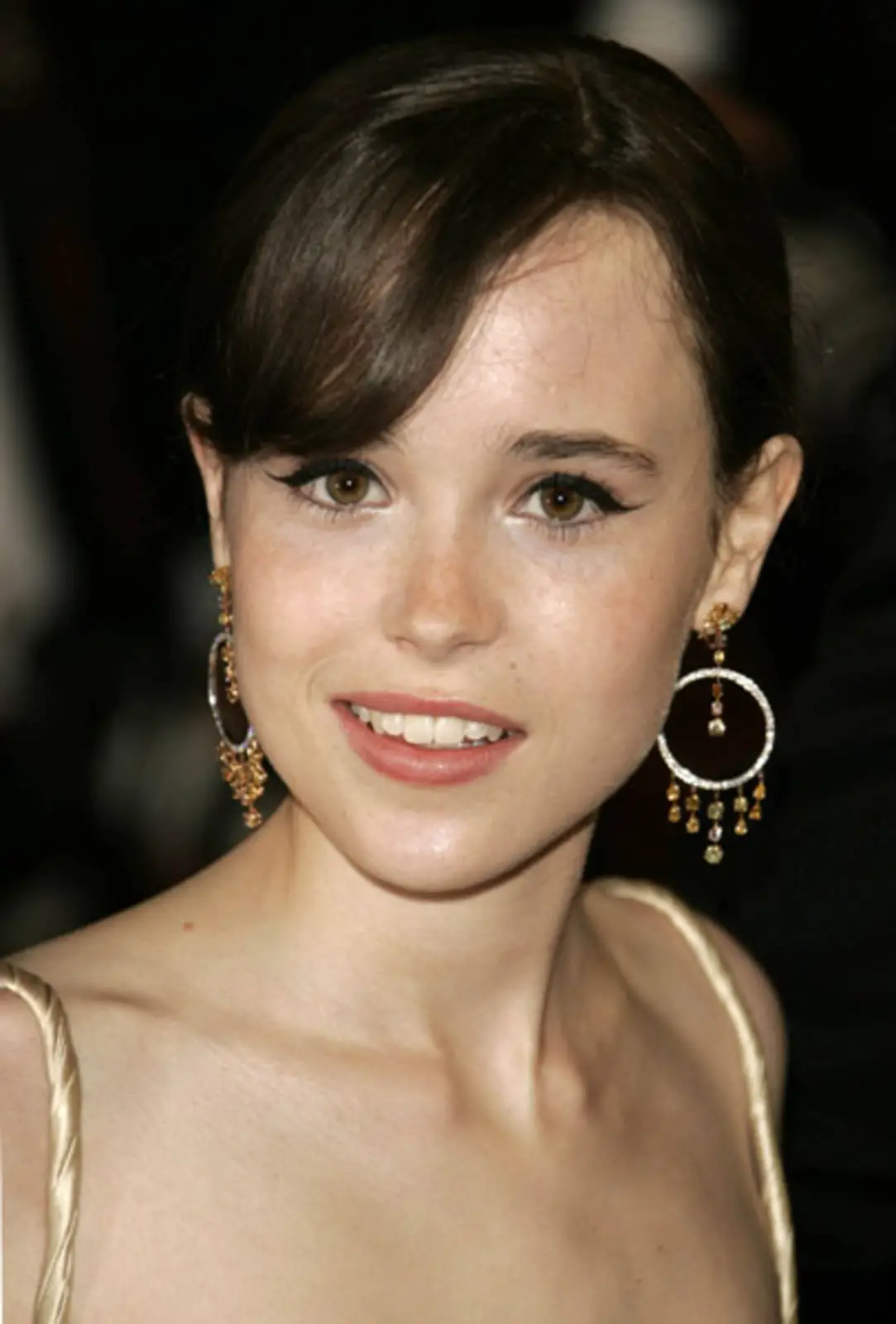 Ellen Page Bra Size, Age, Weight, Height, Measurements - Celebrity Sizes