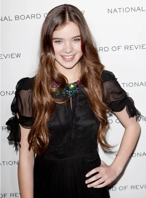 Hailee Steinfeld Bra Size, Age, Weight, Height, Measurements