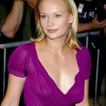 Samantha Mathis Bra Size, Age, Weight, Height, Measurements