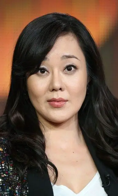 Yunjin Kim