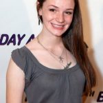 Holliston Coleman Bra Size, Age, Weight, Height, Measurements