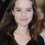 Anna Popplewell Bra Size, Age, Weight, Height, Measurements