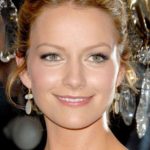 Becki Newton Bra Size, Age, Weight, Height, Measurements