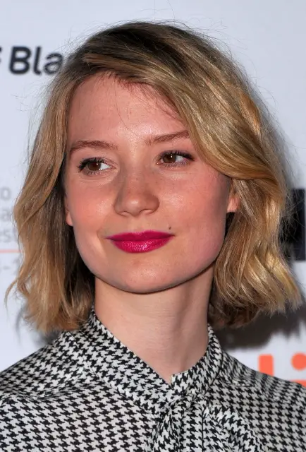 Mia Wasikowska Bra Size, Age, Weight, Height, Measurements - Celebrity ...