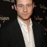 Benjamin McKenzie Age, Weight, Height, Measurements