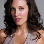 Erin Daniels Bra Size, Age, Weight, Height, Measurements