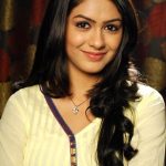 Mrunal Thakur Bra Size, Age, Weight, Height, Measurements