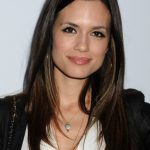 Torrey DeVitto Bra Size, Age, Weight, Height, Measurements