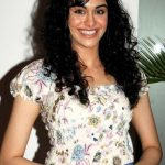 Adah Sharma Bra Size, Age, Weight, Height, Measurements