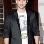 Girish Kumar Age, Weight, Height, Measurements