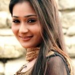 Sara Khan Bra Size, Age, Weight, Height, Measurements