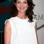 Michelle Fairley Bra Size, Age, Weight, Height, Measurements