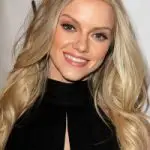 Elle Evans Bra Size, Age, Weight, Height, Measurements