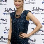 Janet Varney Bra Size, Age, Weight, Height, Measurements