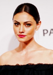  Phoebe Tonkin