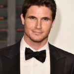 Robbie Amell Net Worth