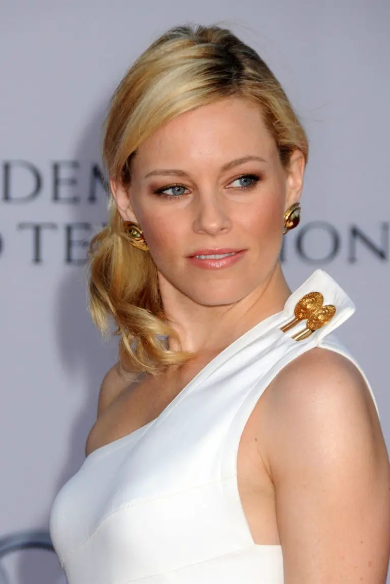 elizabeth-banks-net-worth-celebrity-sizes