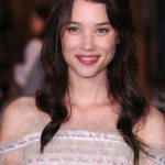 Àstrid Bergès-Frisbey Net Worth