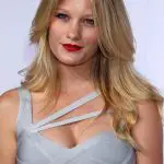 Ashley Hinshaw Net Worth