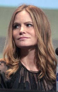 Jennifer Jason Leigh