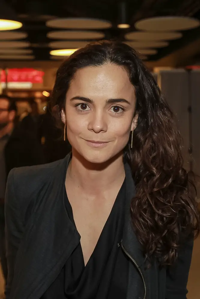 Alice Braga.