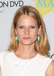 Joelle Carter