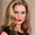 Kristin Bauer van Straten Net Worth