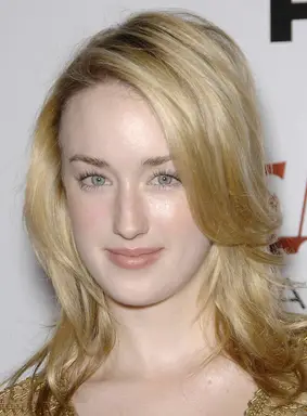 Ashley Johnson 2023: Boyfriend, net worth, tattoos, smoking & body  measurements - Taddlr