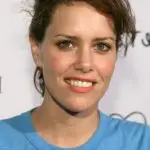 Ione Skye Bra Size, Age, Weight, Height, Measurements