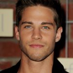 Dean Geyer Net Worth