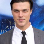 Finn Wittrock Net Worth