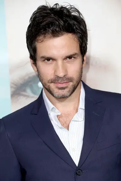 Santiago Cabrera