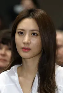 Claudia Kim