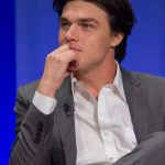 Finn Wittrock Age, Weight, Height, Measurements