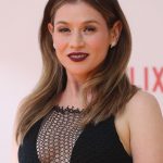 Yael Stone Net Worth