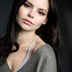 Eline Powell Bra Size, Age, Weight, Height, Measurements