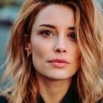 Arielle Vandenberg Bra Size, Age, Weight, Height, Measurements