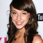 Stella Maeve Bra Size, Age, Weight, Height, Measurements