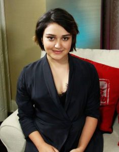 Ariela Barer
