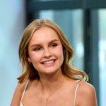 Olivia DeJonge Bra Size, Age, Weight, Height, Measurements