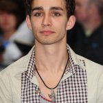 Robert Sheehan Net Worth