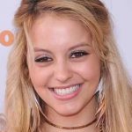 Gage Golightly Bra Size, Age, Weight, Height, Measurements