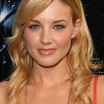 Brianne Davis Bra Size, Age, Weight, Height, Measurements