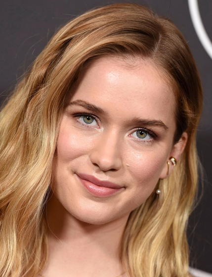 Elizabeth Lail is an American actress best known for playing Anna in Once U...