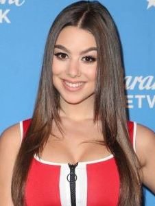 Kira Kosarin Bra Size, Age, Weight, Height, Measurements - Celebrity Sizes