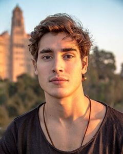 Henry Zaga