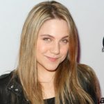 Lauren Collins Bra Size, Age, Weight, Height, Measurements