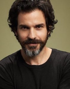 Santiago Cabrera